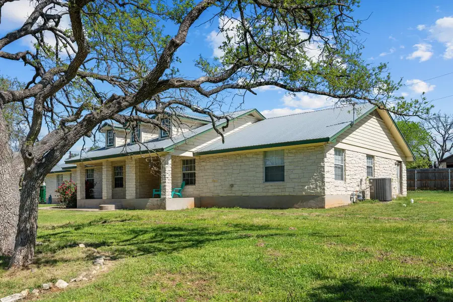 101 Oak Ridge Cir, Georgetown, TX 78628 - Image #3