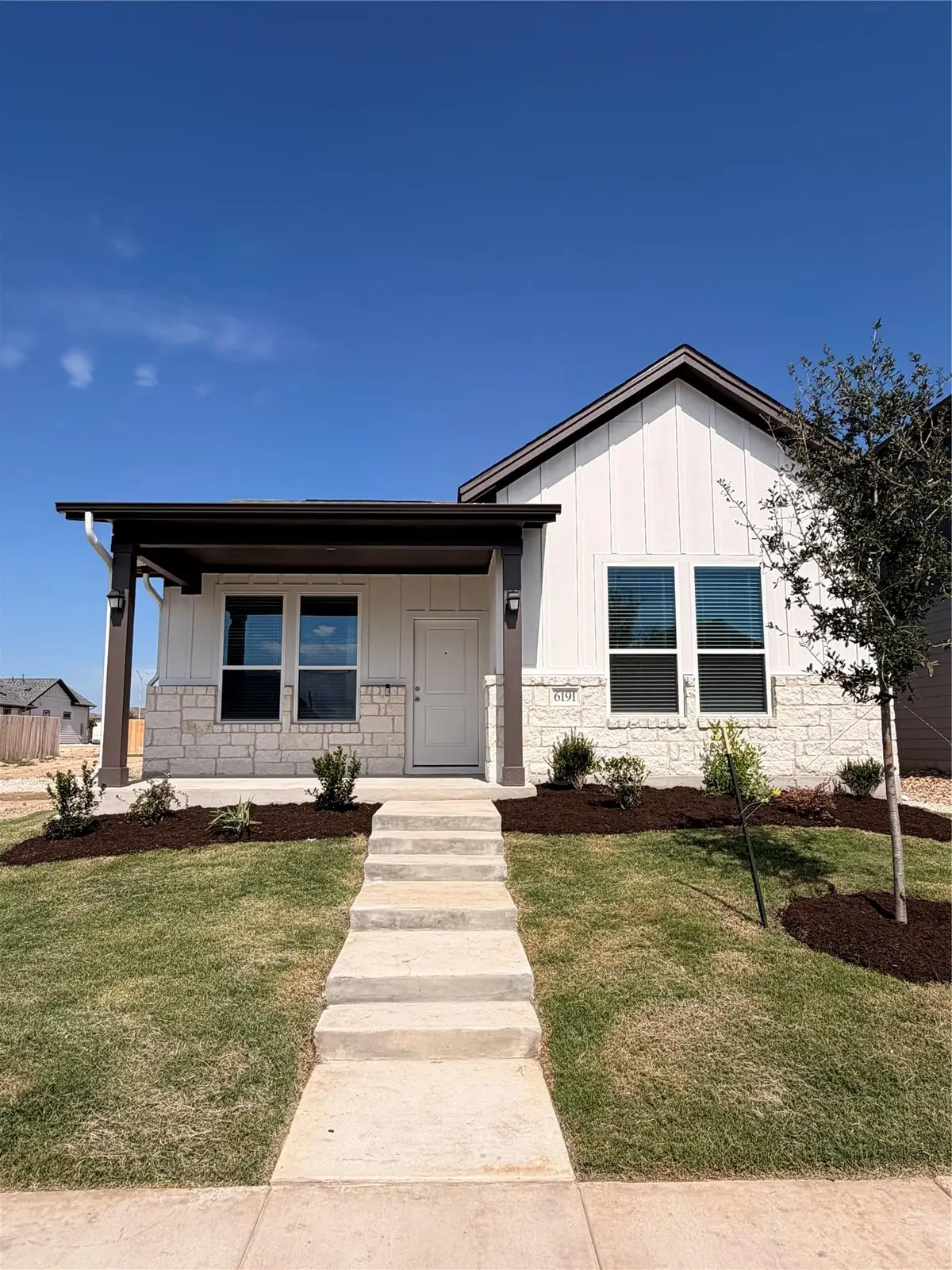 6191 Marsh Ln, Buda, TX 78610 - #1