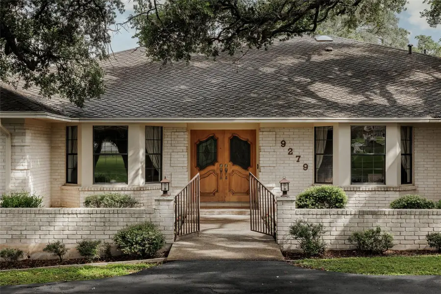 9279 Garden Ridge Dr, San Antonio, TX 78266 - #3