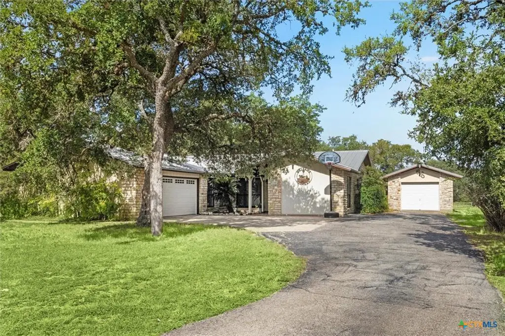 120 Pioneer Trl, San Marcos, TX 78666 - Image #1