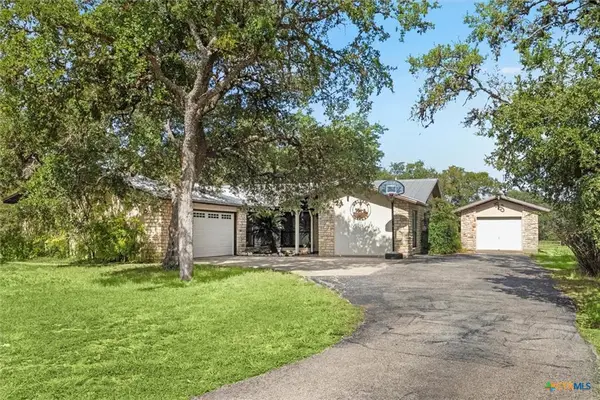 120 Pioneer Trl, San Marcos, TX 78666