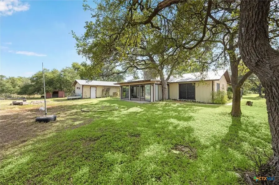 120 Pioneer Trl, San Marcos, TX 78666 - Image #2