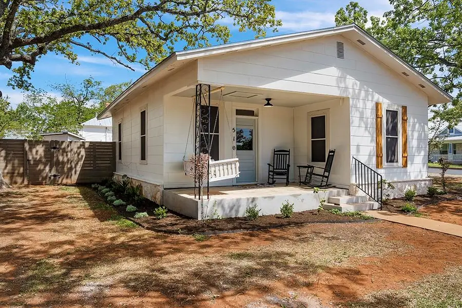 510 N Orange St, Fredericksburg, TX 78624 - #3