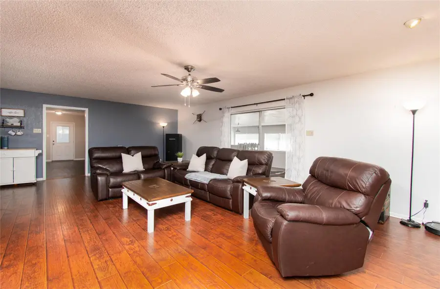 196 Oak Park One, Rockdale, TX 76567 - Image #3