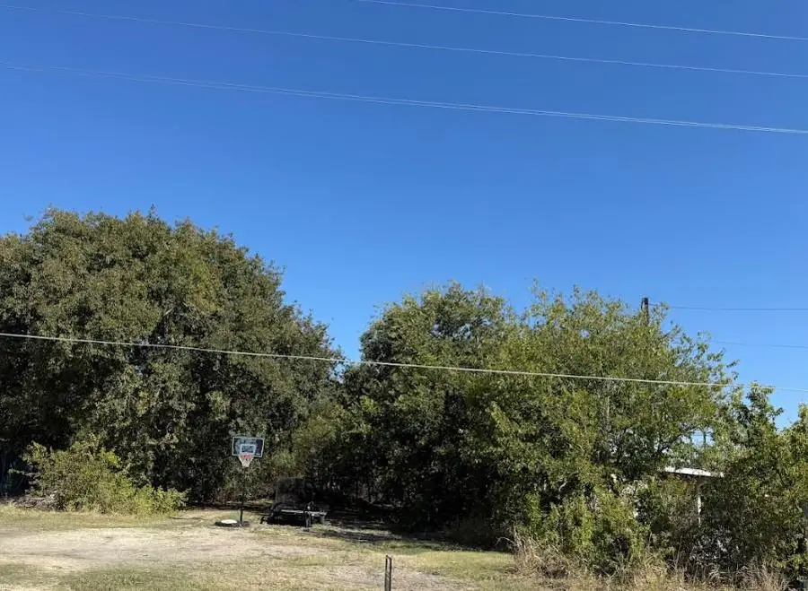 800 Arnold Dr, Bartlett, TX 76511 - Image #3