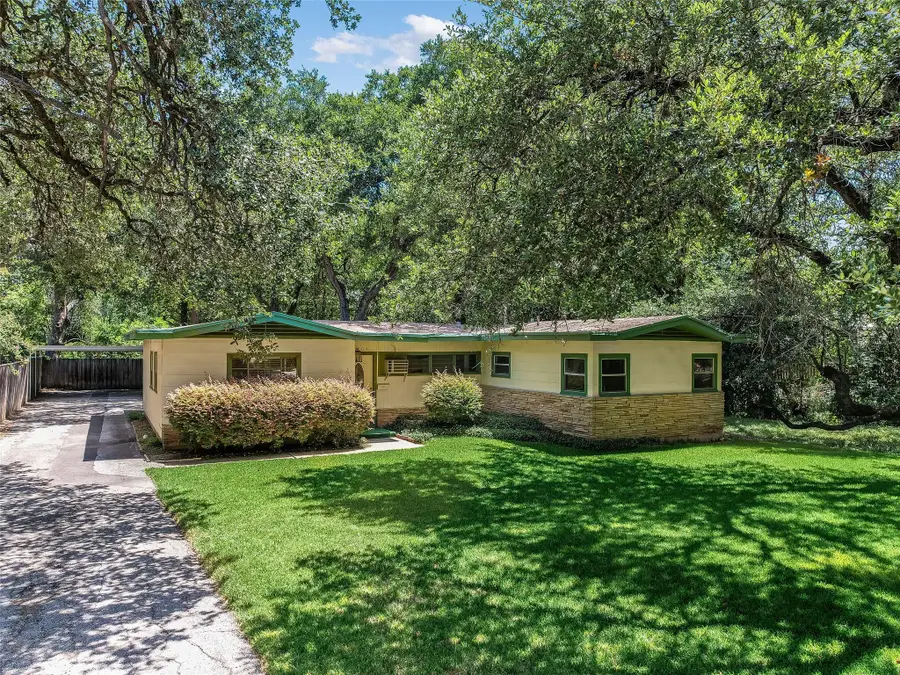 2004 Griswold Ln, Austin, TX 78703 - #2