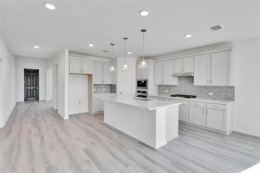 513 Teasley Dr, Taylor, TX 76574 - Image #3