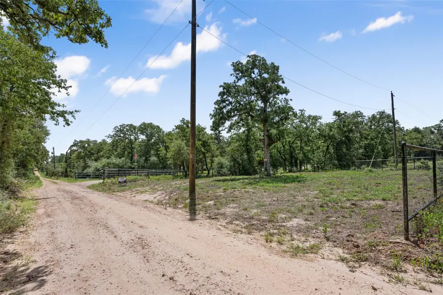 716 Cumley Ln, Thorndale, TX 76577 - Image #2