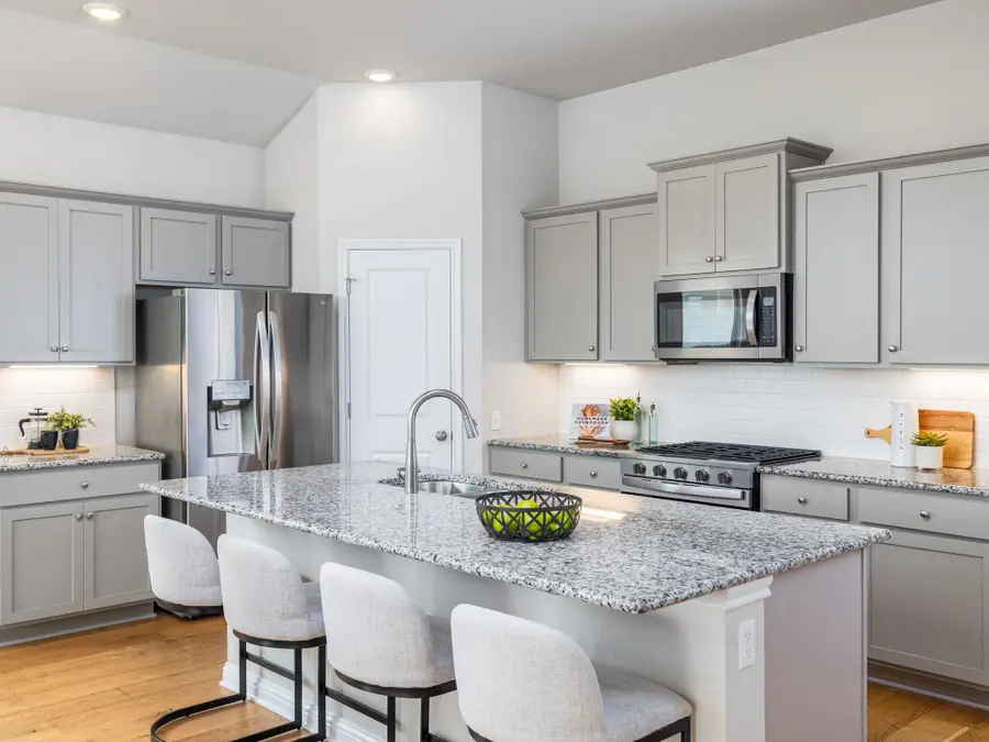 8204 Silhouette St, Austin, TX 78744 - #2