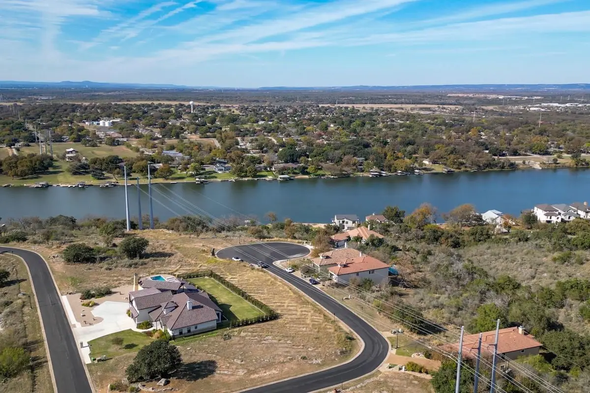 528 Bendito Way, Marble Falls, TX 78654 - Image #1