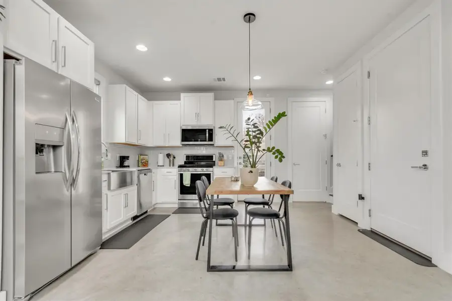 2706 Zaragosa St #2, Austin, TX 78702 - #3