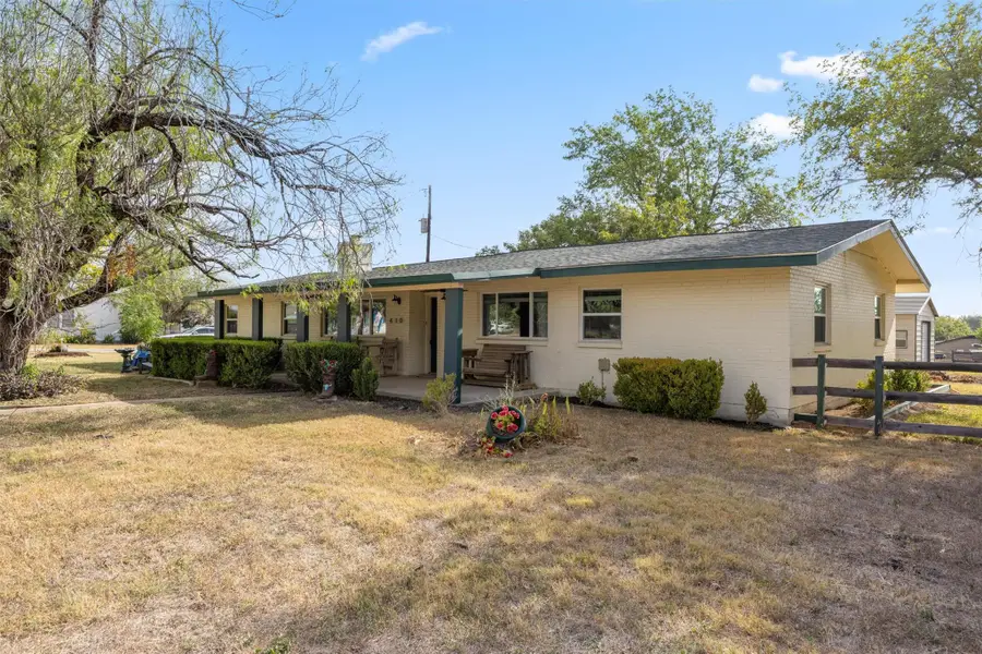 410 N Burnet St, Manor, TX 78653 - #3