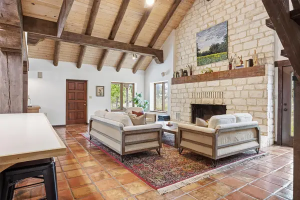 1800 County Road 436, Dime Box, TX 77853