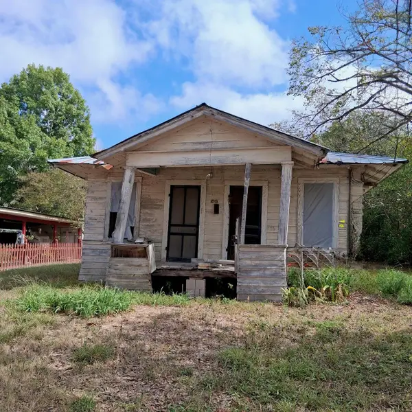 1420 N Hamilton St, Gonzales, TX 78629