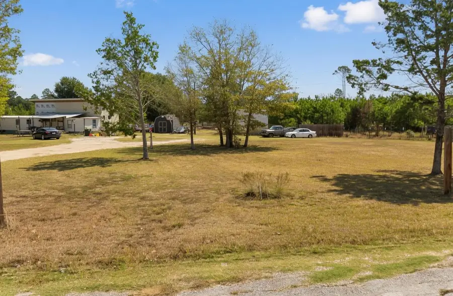 240 Pine Valley Dr, Paige, TX 78659 - #2