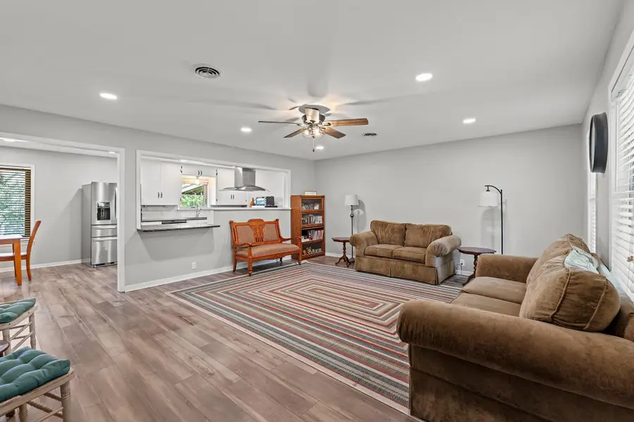 501 San Gabriel St, Rockdale, TX 76567 - Image #2