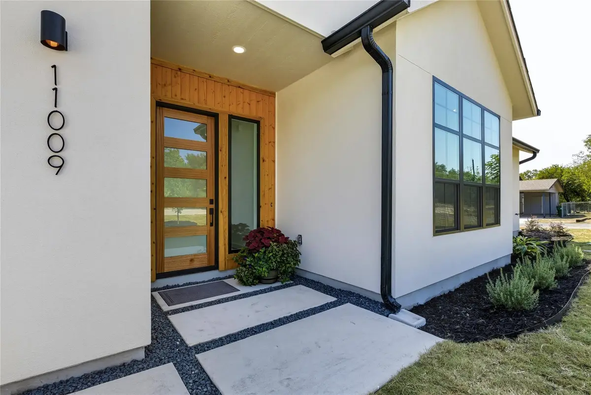 11009 Second St, Jonestown, TX 78645 - Image #1