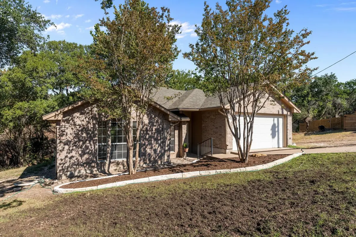 7704 Plateau Cv, Lago Vista, TX 78645 - Image #1
