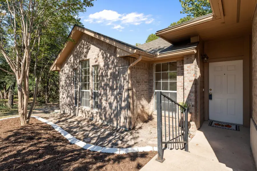 7704 Plateau Cv, Lago Vista, TX 78645 - Image #3