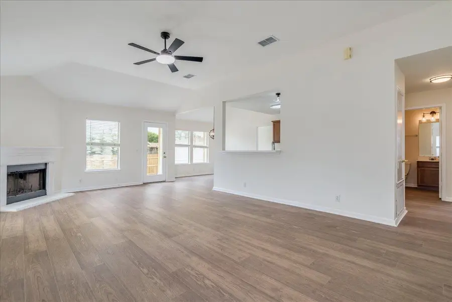 201 Elmer Cv, Kyle, TX 78640 - #3