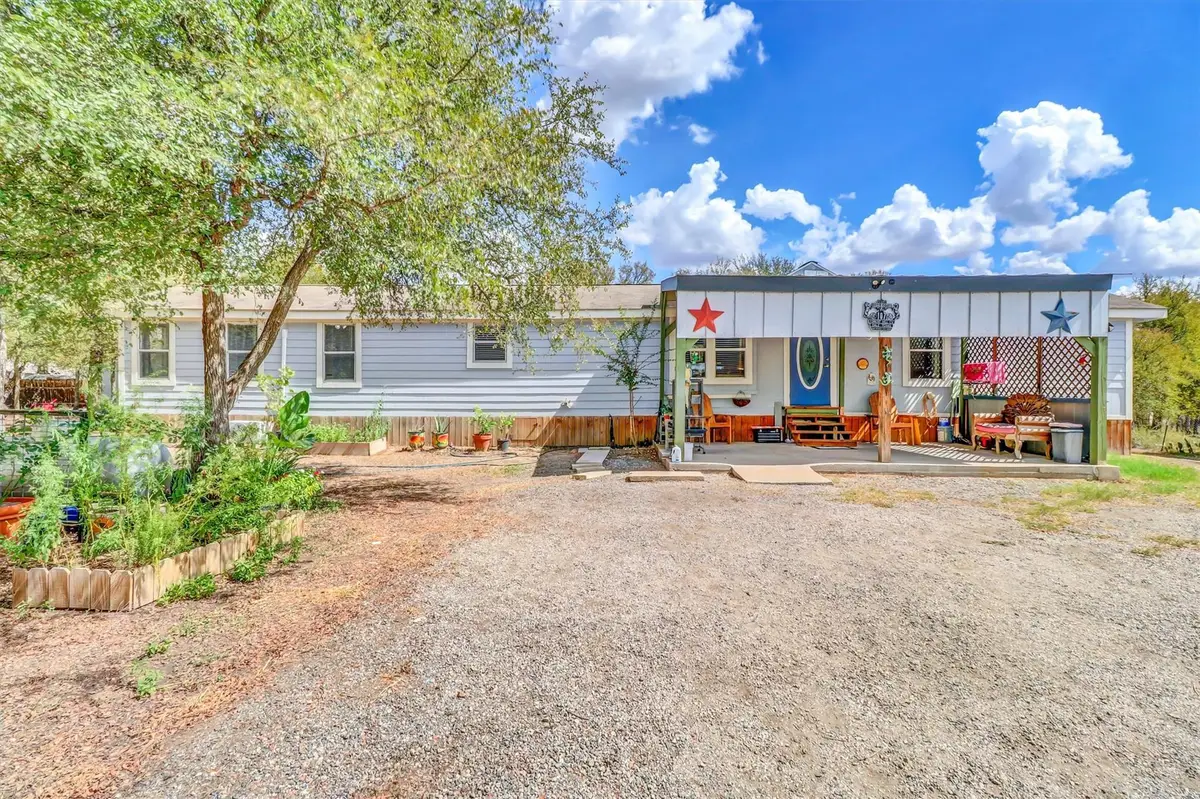 107 SW Forest Hill Cv, Dale, TX 78616 - Image #1