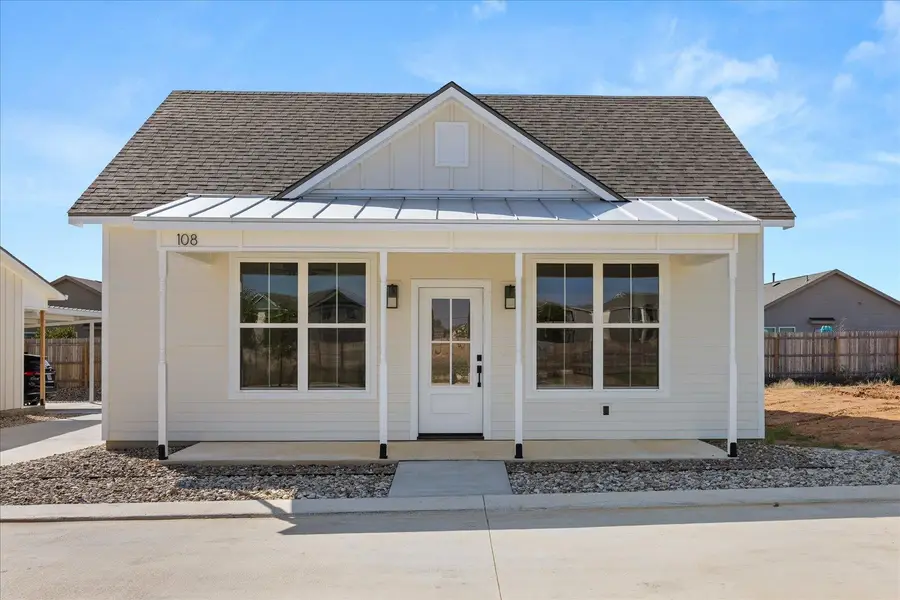 802 S Creek St #108, Fredericksburg, TX 78624 - Image #2