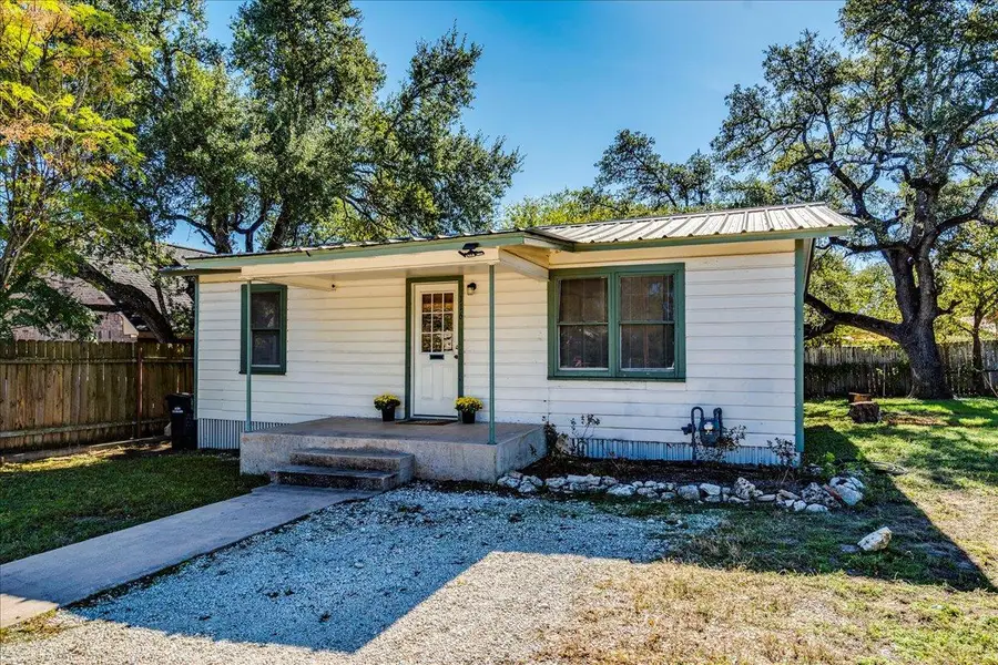 116 E Moeller St, Bertram, TX 78605 - Image #2