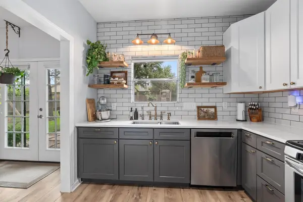 1209 York Castle Dr, Pflugerville, TX 78660