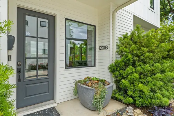 1201 W 39th 1/2 St #B, Austin, TX 78756