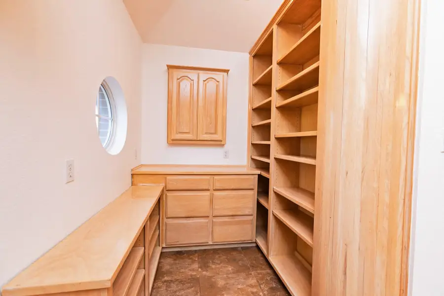 603 Oakwood Dr, Buda, TX 78610 - #2