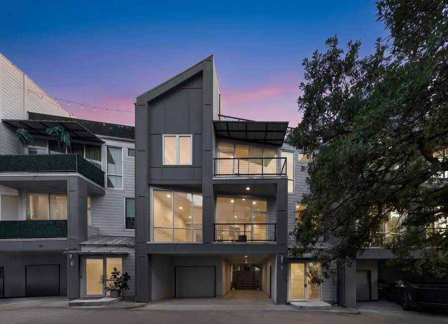 1500 Summit St #5, Austin, TX 78741 - #3