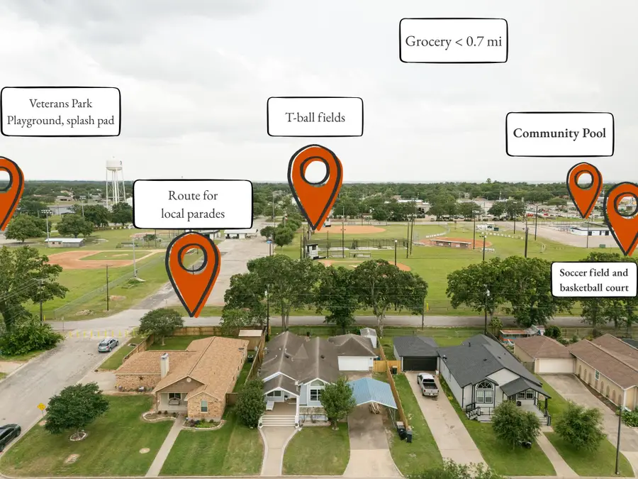 450 Biscayne St, Giddings, TX 78942 - #2