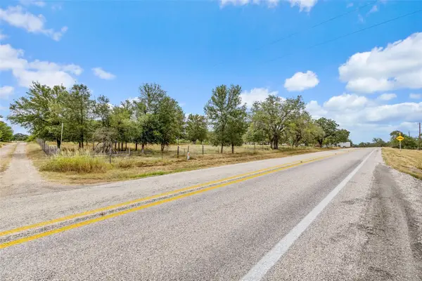 827 Fm 671, Lockhart, TX 78644