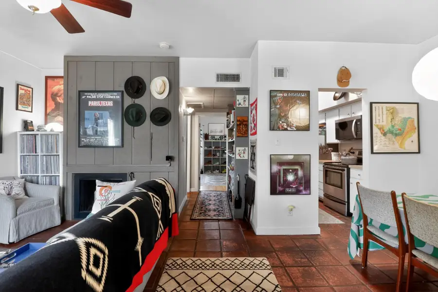 1509 39 1/2 St #201, Austin, TX 78756 - #2