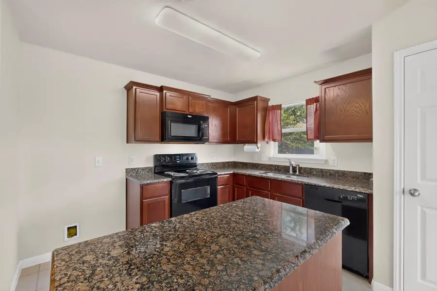 108 Judge King Dr, Jarrell, TX 76537 - #3
