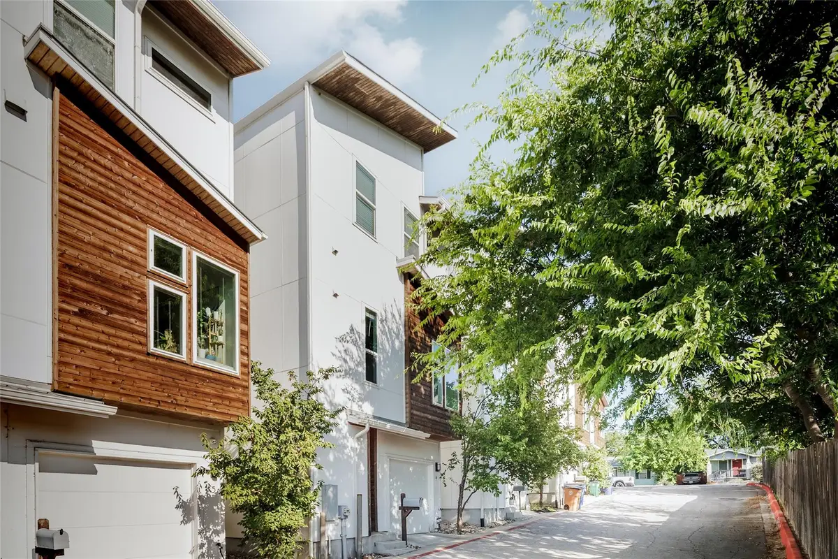 3007 E 12th St #4, Austin, TX 78702 - Image #1