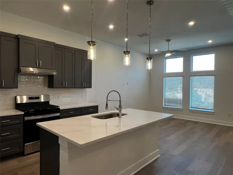 200 W 56th St #2103, Austin, TX 78751 - Image #2