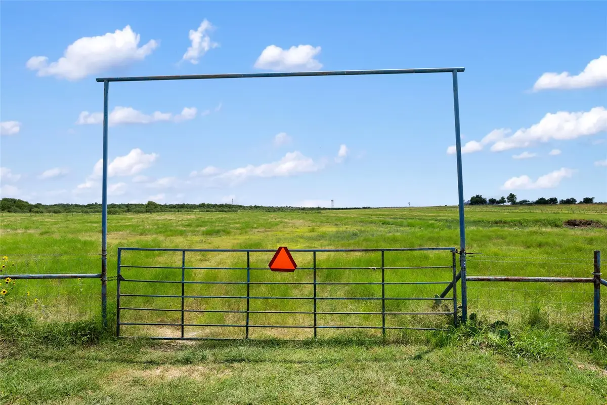 1775 County Road 305 Rd, Jarrell, TX 76537 - Image #1