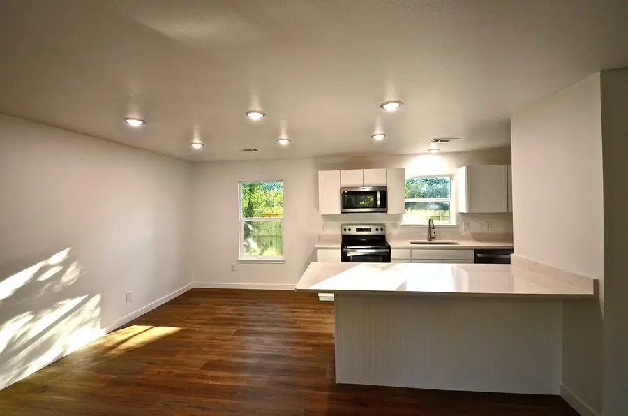 1653 Navajoe Trl, Kingsland, TX 78639 - Image #3