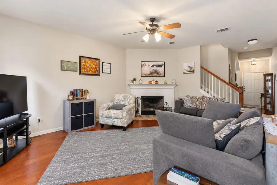 904 Elmwood Dr, Georgetown, TX 78628 - #3