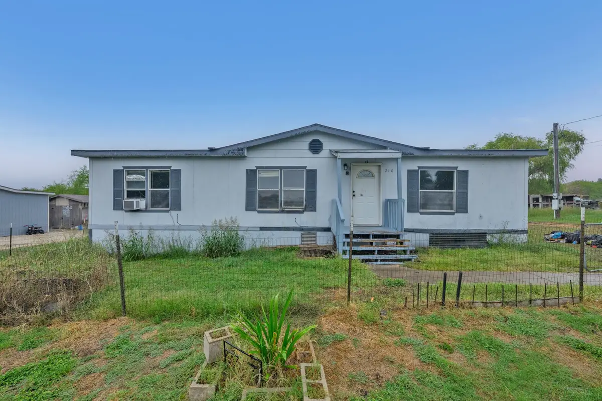 210 Rolling Meadows Ln, Kyle, TX 78640 - #1