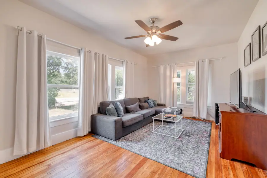 905 Bellview Ave, Round Rock, TX 78681 - #2