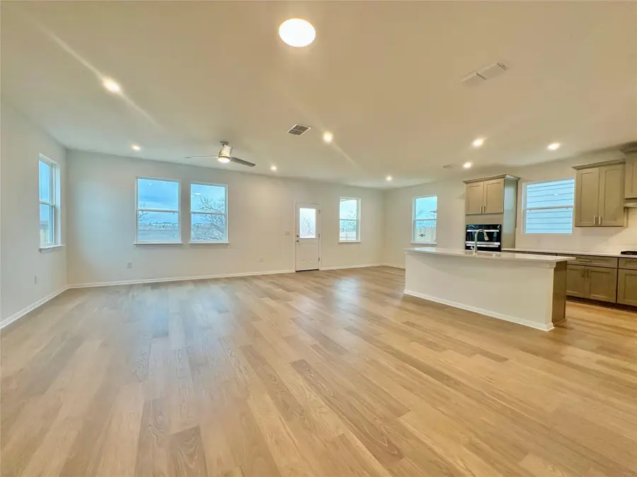 380 Young St, Buda, TX 78610 - #2