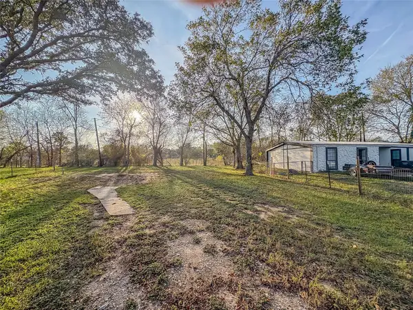 907 Westview Cir, Caldwell, TX 77836