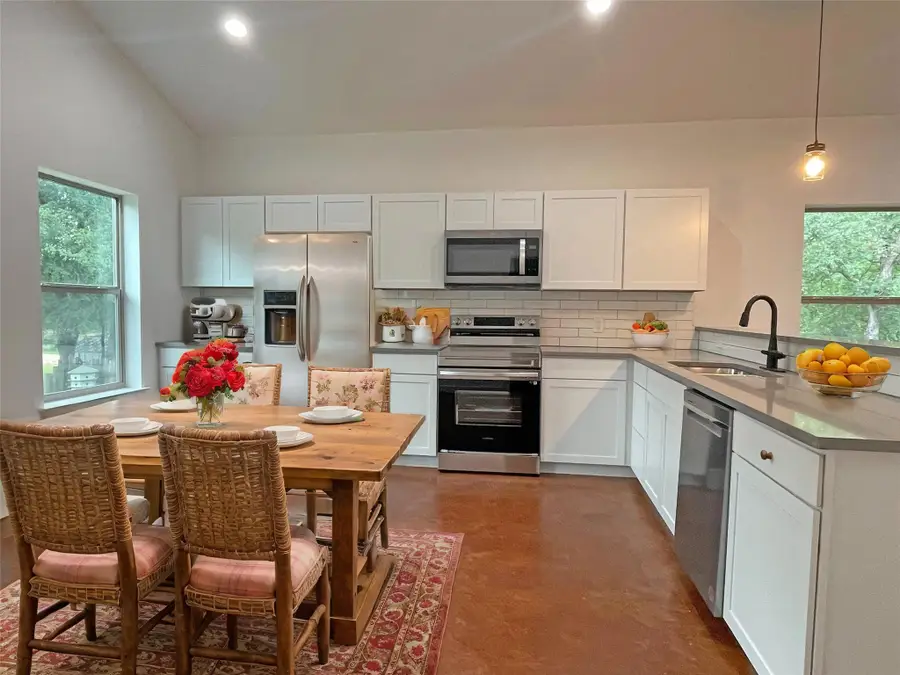 829 Pine Ln, Cottonwood Shores, TX 78657 - Image #3