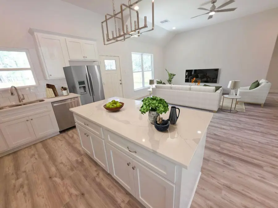 110 E Kikipua Ln, Bastrop, TX 78602 - Image #2