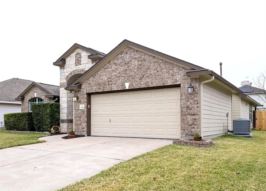 1214 Utopia Ln, Hutto, TX 78634 - Image #3
