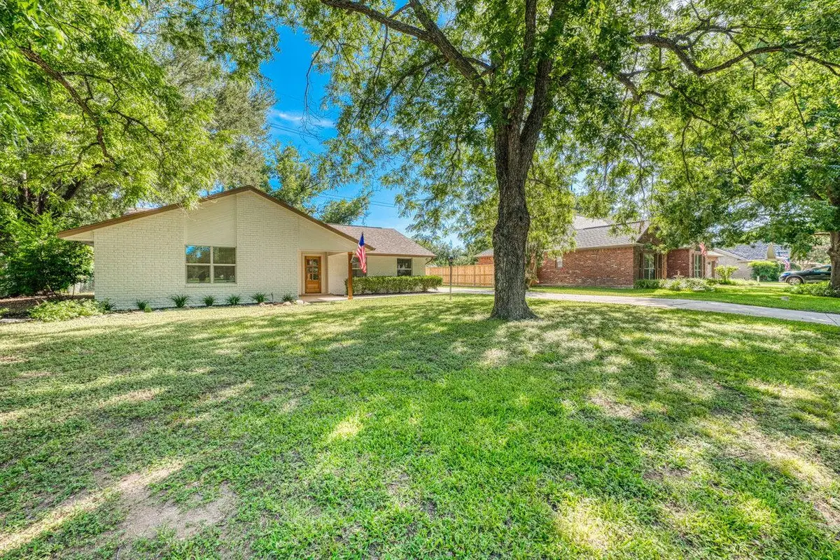 319 Columbine St, Marble Falls, TX 78654 - #1