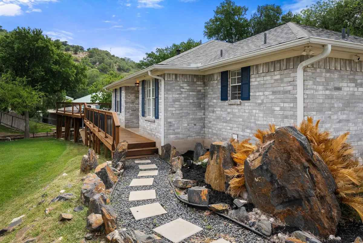 305 Mountain View, Sunrise Beach Village, TX 78643 - #1