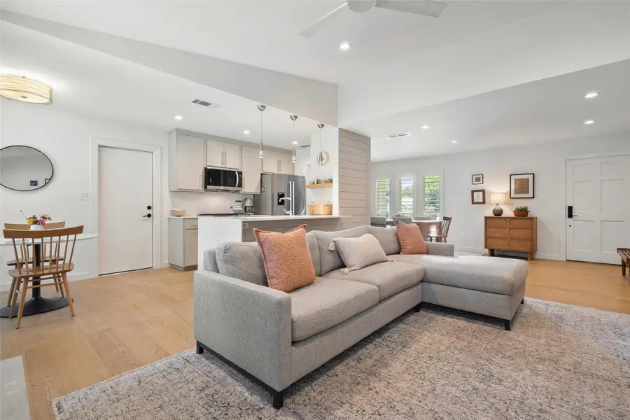 2611 Coatbridge Dr, Austin, TX 78745 - Image #2